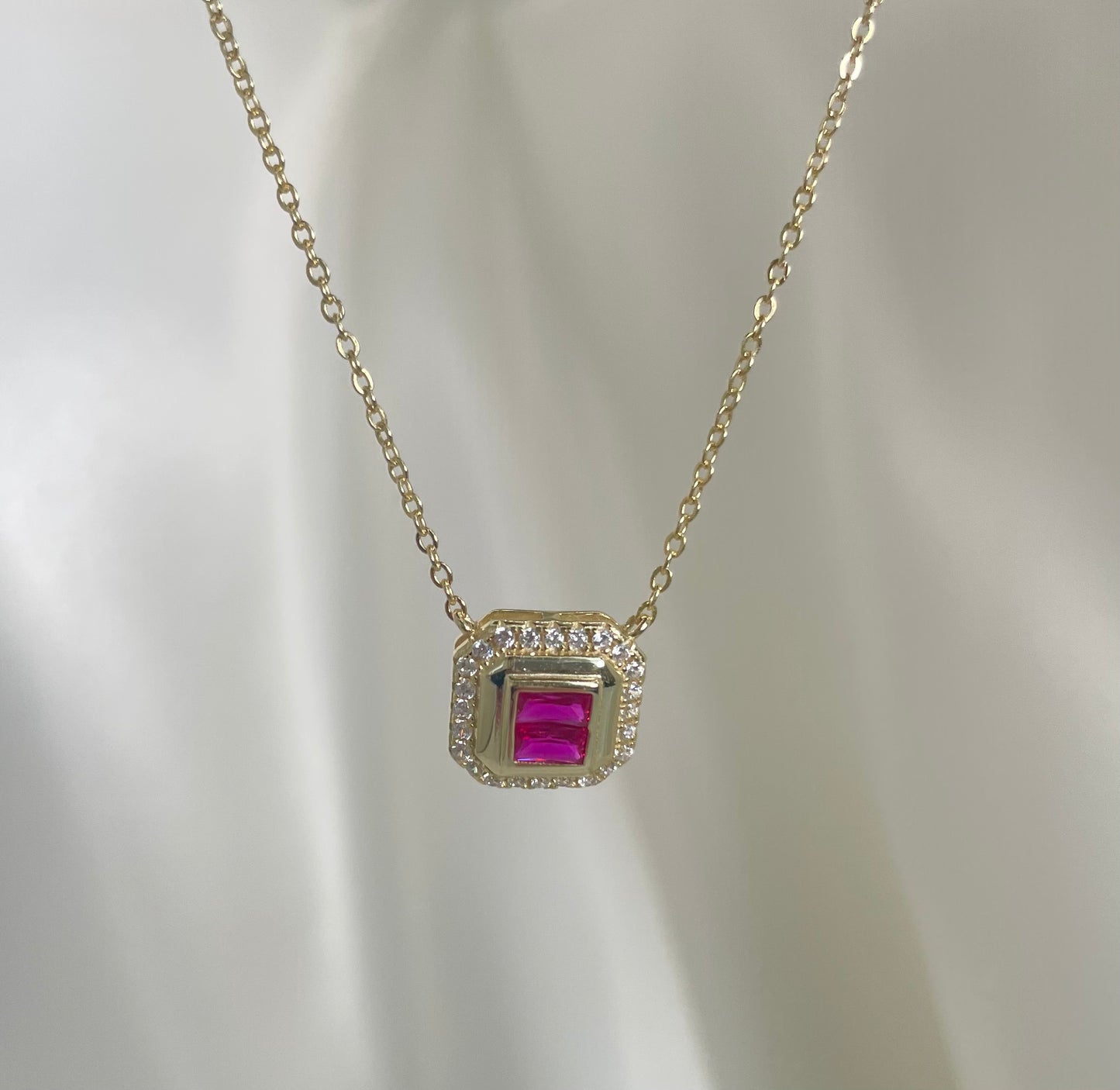 "HOT PINK AND LUCKY GREEN" SILVER/GOLD NECKLACE