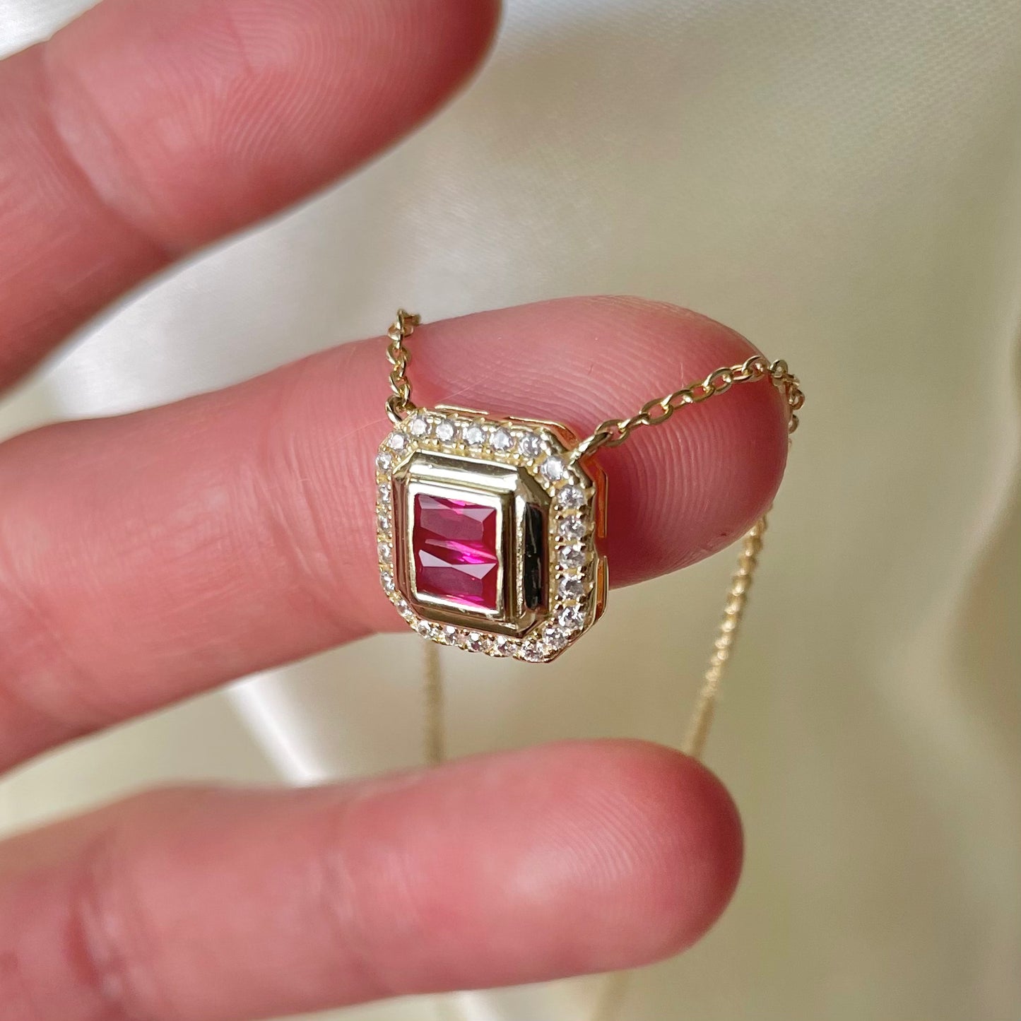 "HOT PINK AND LUCKY GREEN" SILVER/GOLD NECKLACE