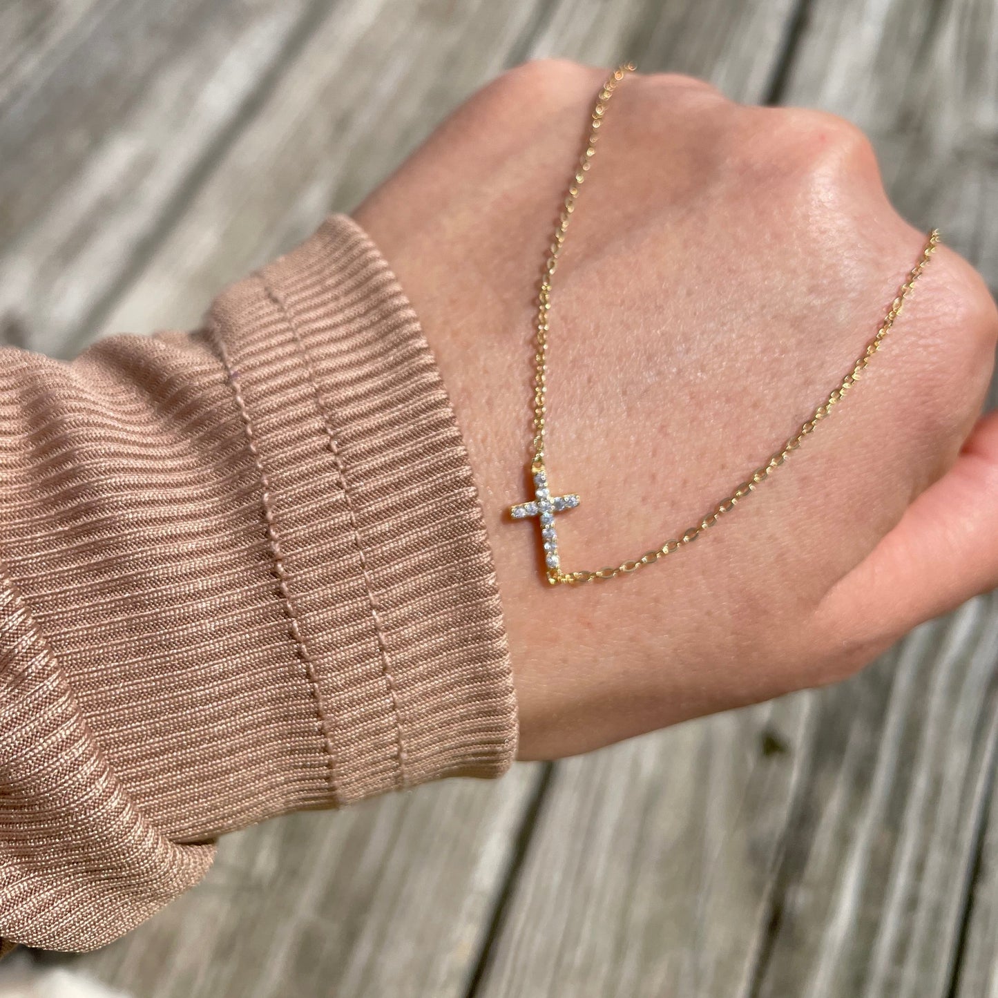 “LOVELY CRUZ” SILVER/GOLD NECKLACE