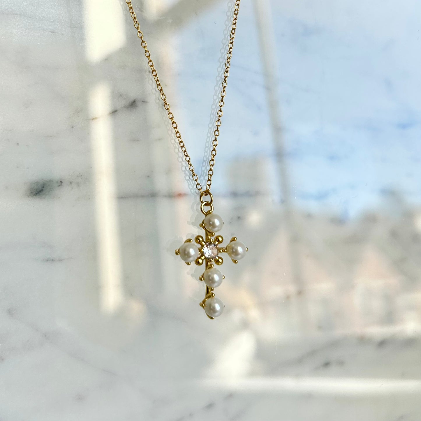 "QUEEN'S CROSS" SILVER/GOLD NECKLACE